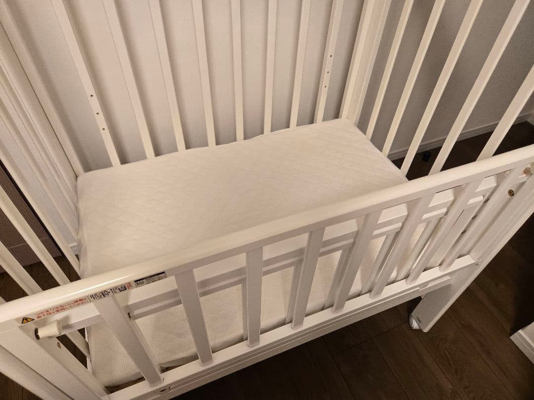 【美品】ベビーベッド　ハイポジションミニベッド アーチ（ホワイト） KATOJI