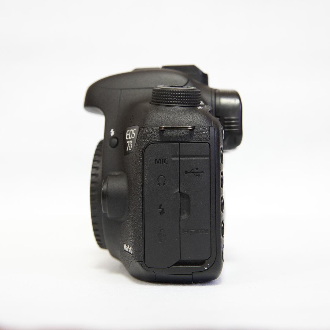 Canon EOS 7D Mark II 値下げ交渉承ります