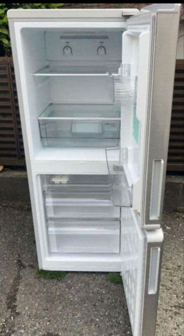 エルソニック冷凍冷蔵庫148L横縞模様　自動霜取り機能付き　2021年製