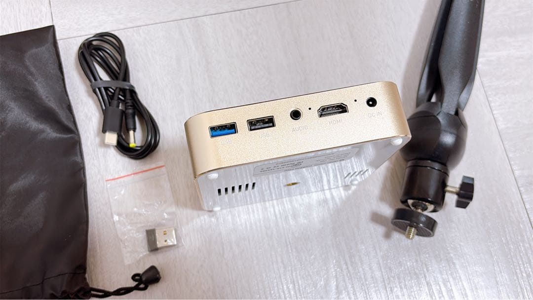 【最終値下げ】コンパクトプロジェクター 本体　KABENI PRO カベーニプロ