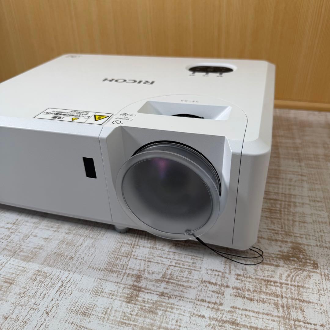 美品　RICOH PJ WXL4760 プロジェクター　会議室　店舗　リコー