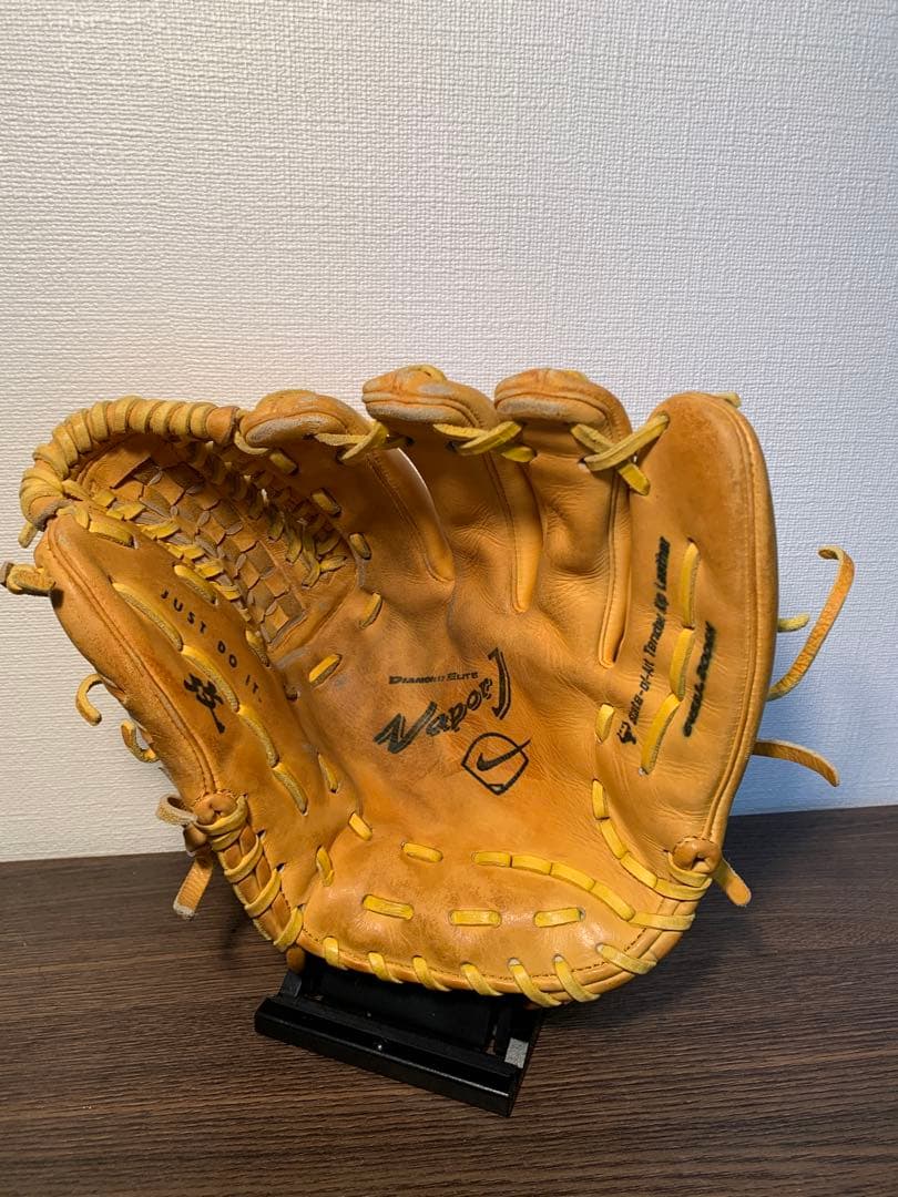 NIKE 一般硬式グローブ　内野手用