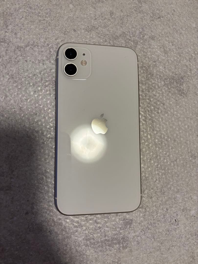 液晶傷なし【ホワイト】Apple iPhone 11 本体