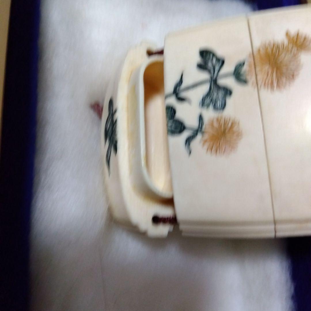 【値下げ】印籠　饅頭根付　珊瑚緒締　花鳥図　天然素材　上桐箱＆保護布付