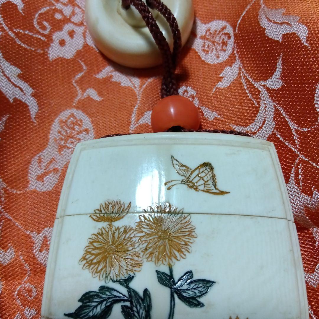 【値下げ】印籠　饅頭根付　珊瑚緒締　花鳥図　天然素材　上桐箱＆保護布付