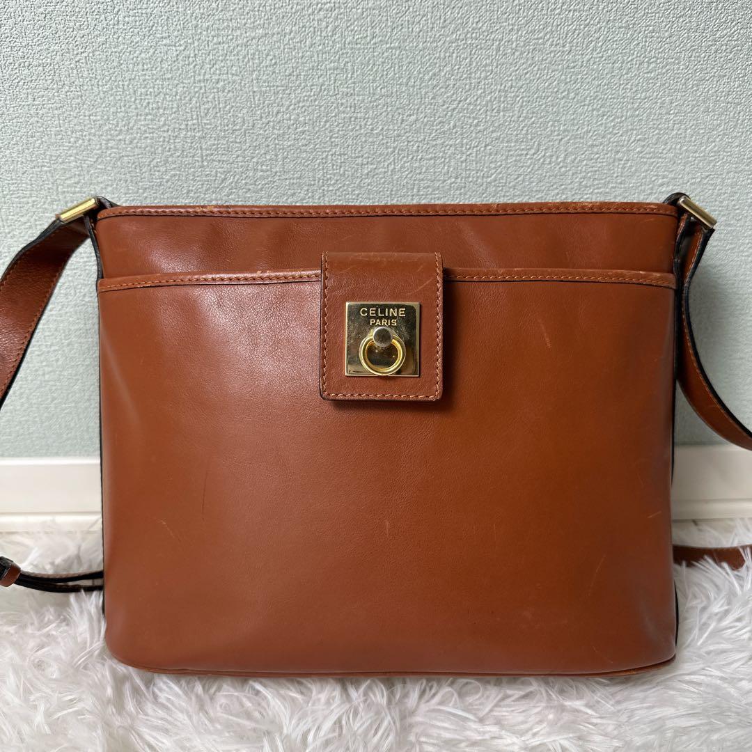 美品✨セリーヌ ショルダーバッグ ガンチーニ ポシェット 斜め掛け レザー