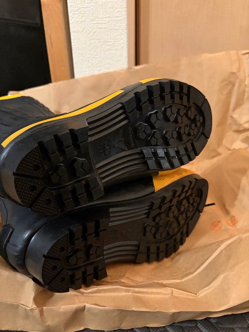 シバタ工業株式会社　防火防寒静電安全長靴　新品　編み上げ型安全長靴