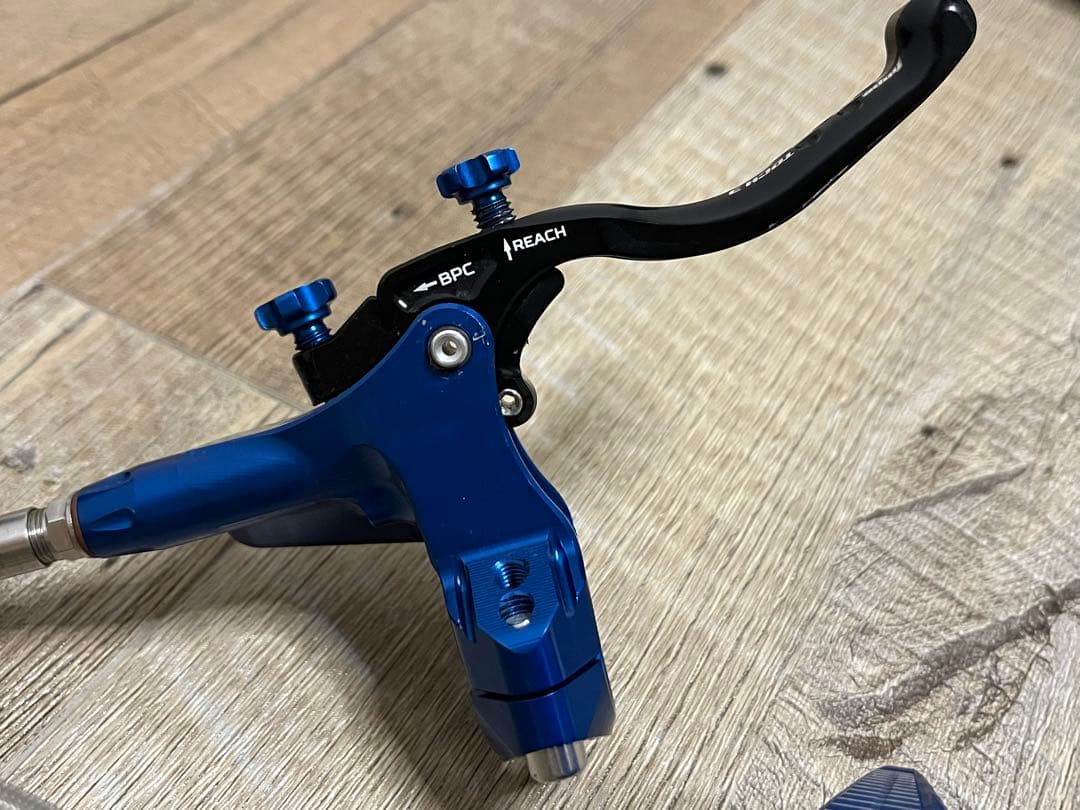 hope tech E v4 ブルー