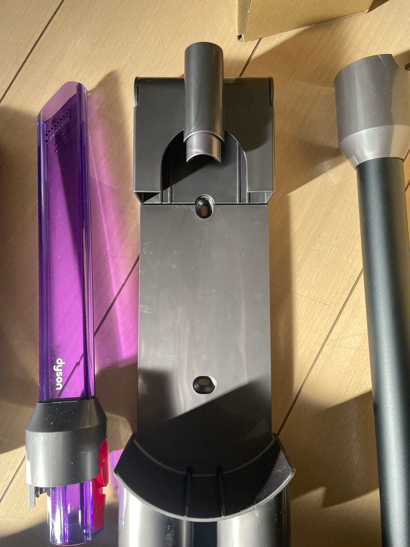 【美品】Dyson V8 Slim Fluffy 2024年製