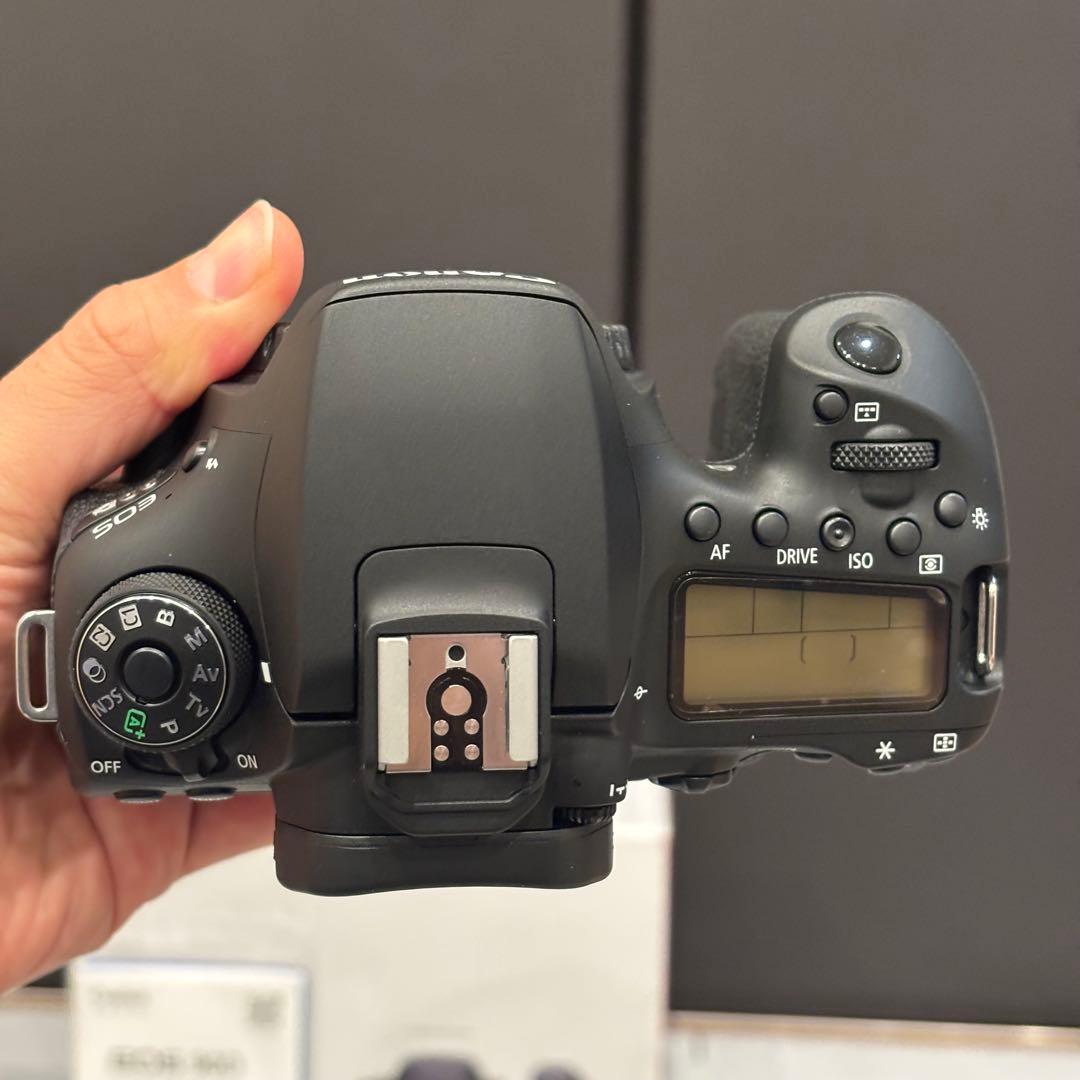 【極美品】Canon EOS 90D ボディ　ショット数2000未満