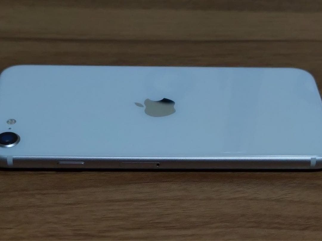 Apple版iPhoneSE第3世代128GB SIMフリー バッテリー100%