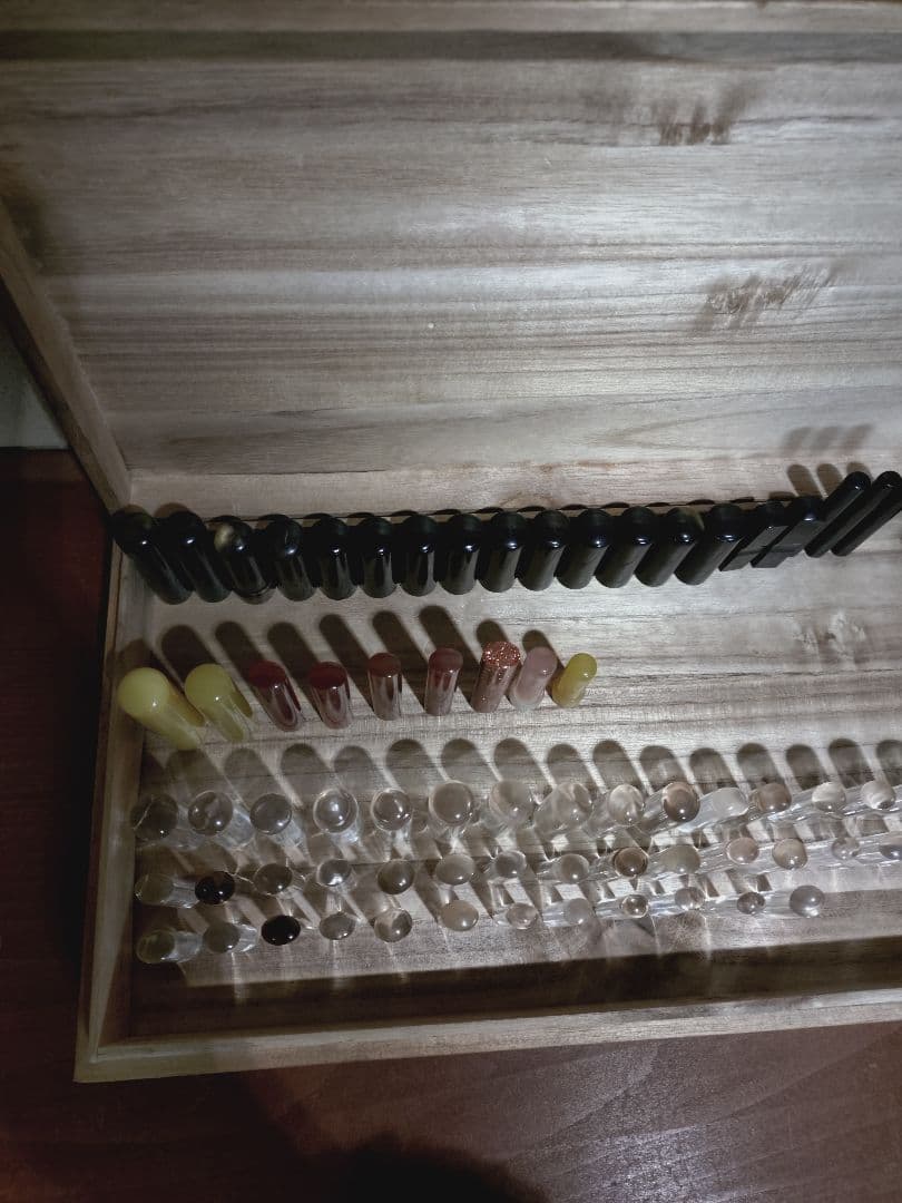 印材の山 水晶 水牛 瑪瑙石など