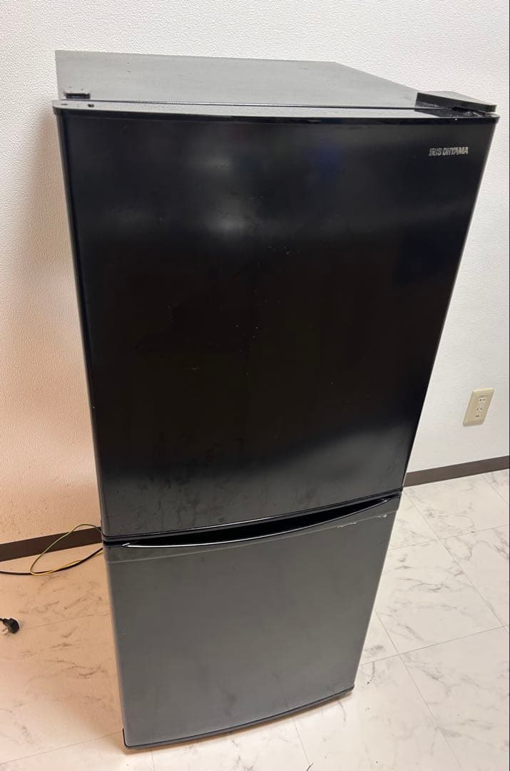 冷蔵庫 家庭用 冷凍庫 2ドア 142L IRSD-14A-B 黒　定価3万円