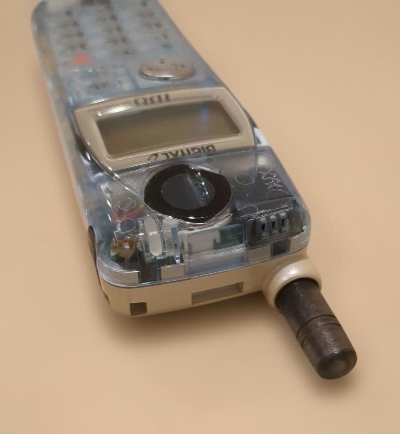 IDO 522G 東芝　TOSHIBA　ガラケー スケルトン 実機　レトロ