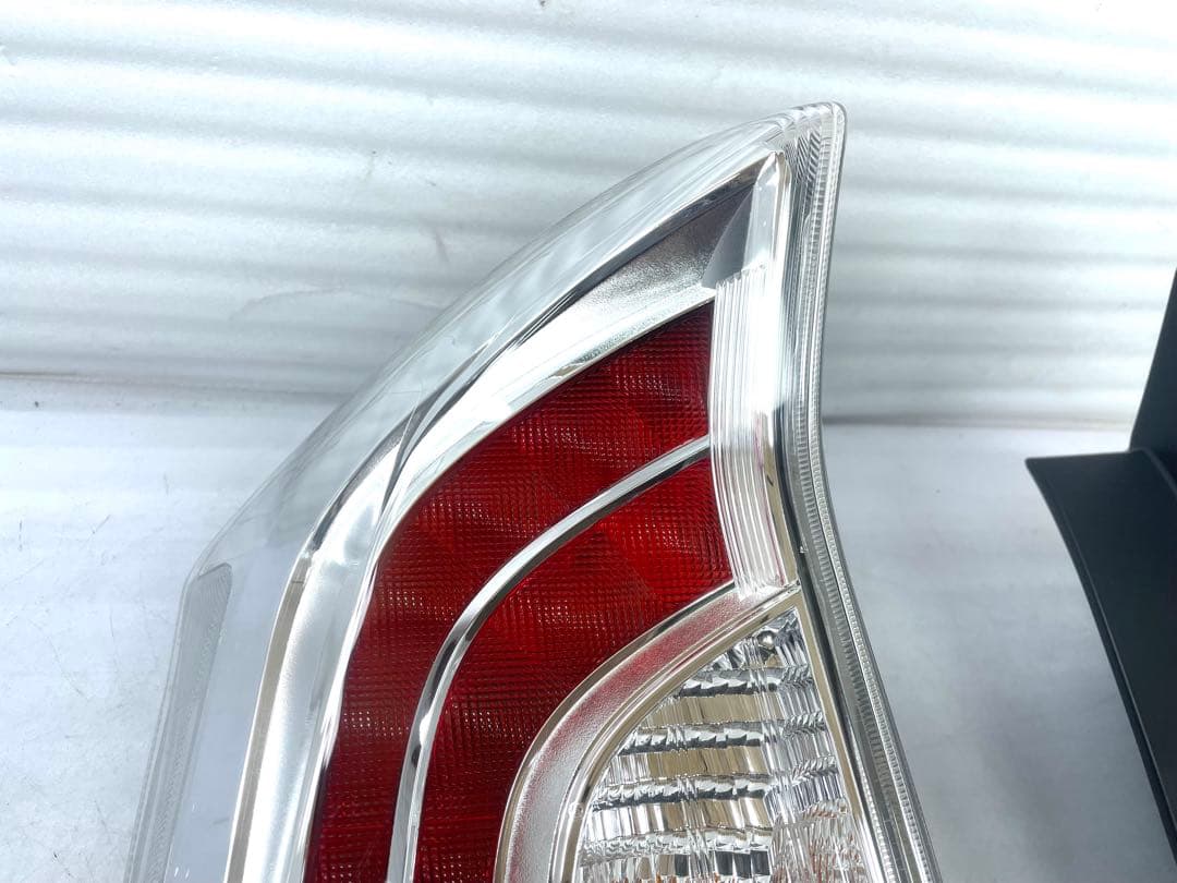プリウス ZVW30/後期テールライト左右セット純正 STANLEY47-55