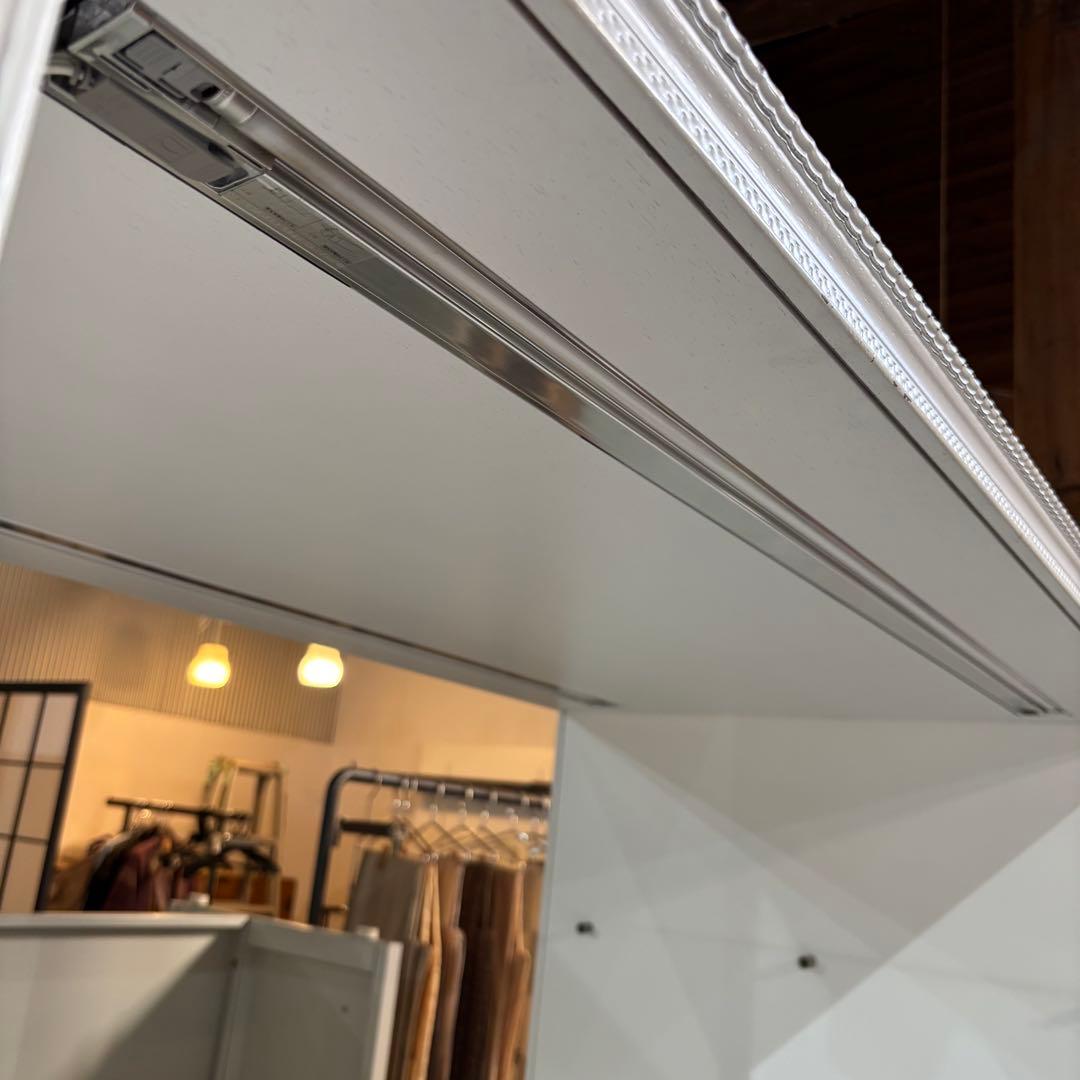 引取限定 ホワイト ガラスショーケース 店舗什器 インテリア 飾り棚 点灯確認済