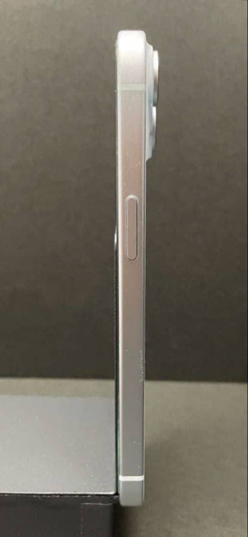 iPhone 15 Blue 256GB SIMフリー 美品 動作良好