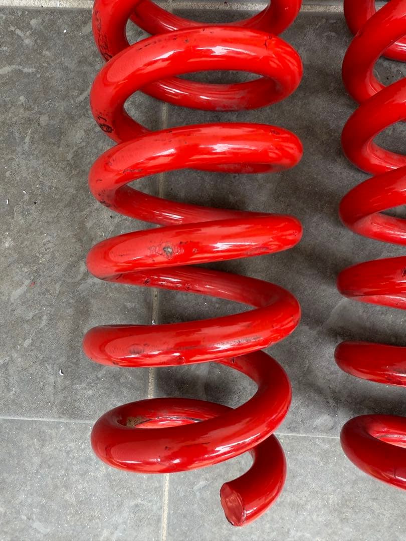 ハイラックスGUN125 GRS用タナベリフトアップスプリング