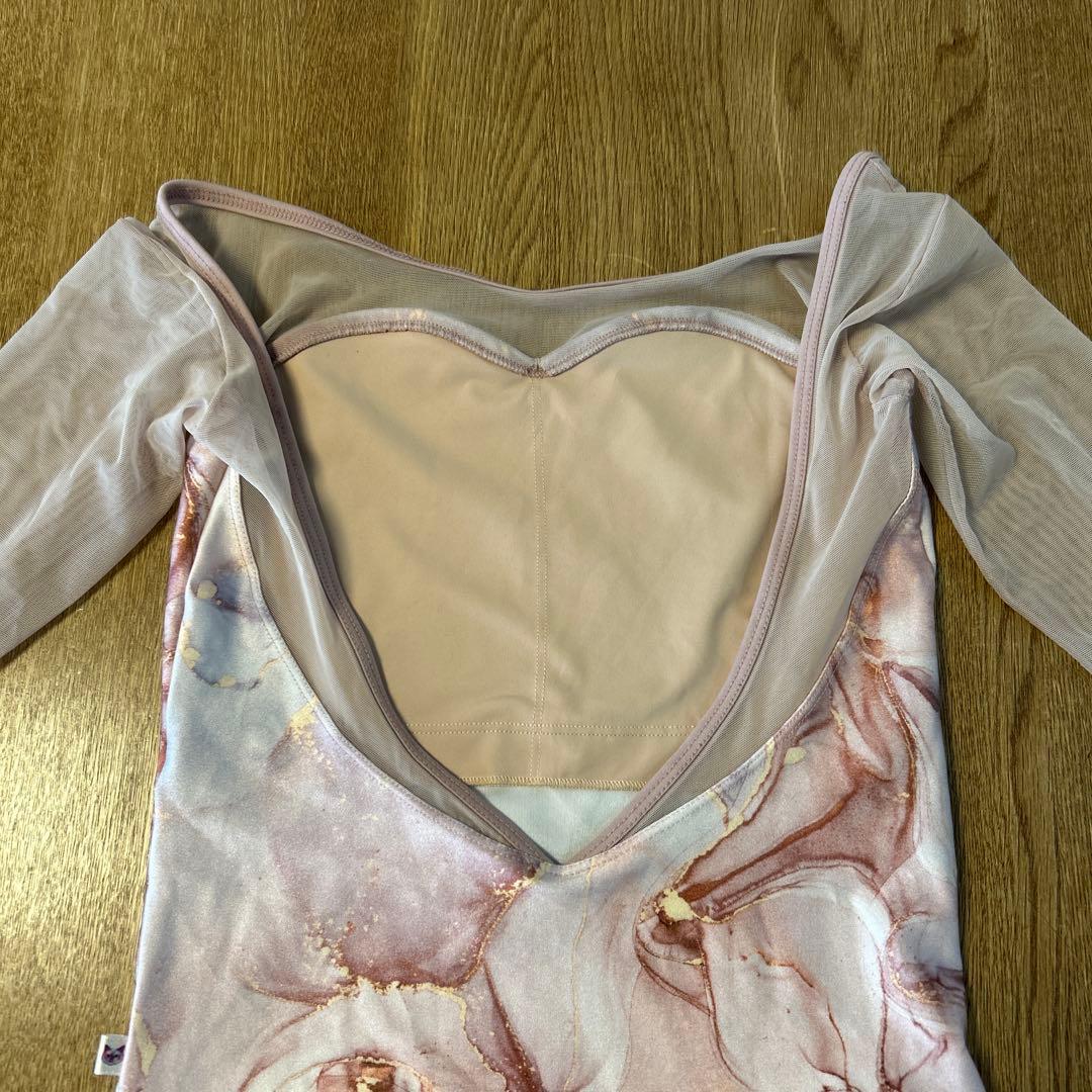 unoa レオタード