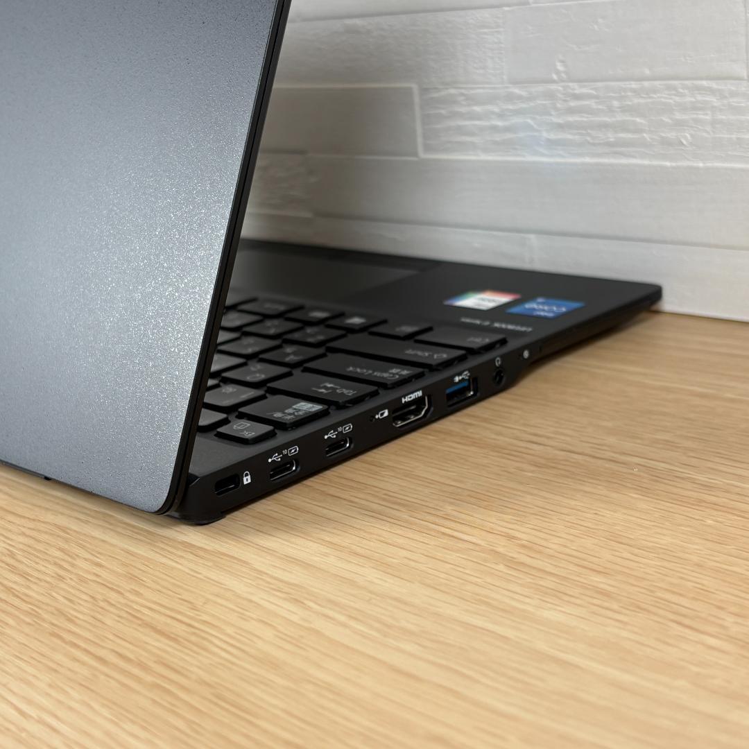 富士通　11世代i5　ノートパソコン　Windows11　SSD　AI機能　15