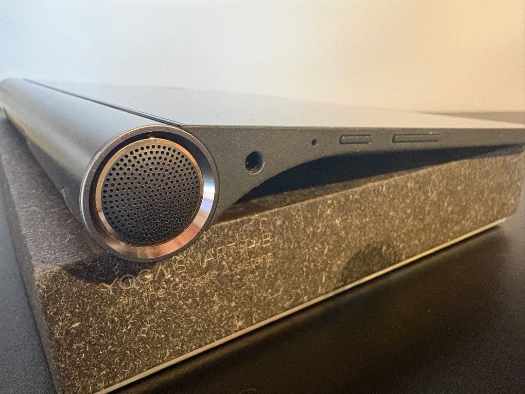 Lenovo Yoga Smart Tab 10.1インチ