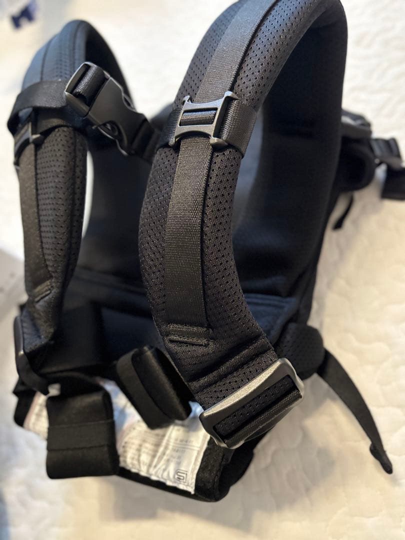 新品同様　抱っこ紐　pittoresk ピトレスク ベビーキャリア ファースト