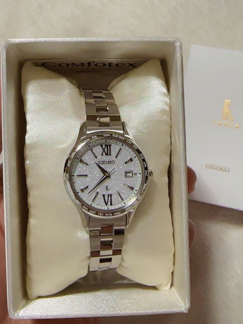 SEIKO LUKIA レディース時計 シルバー