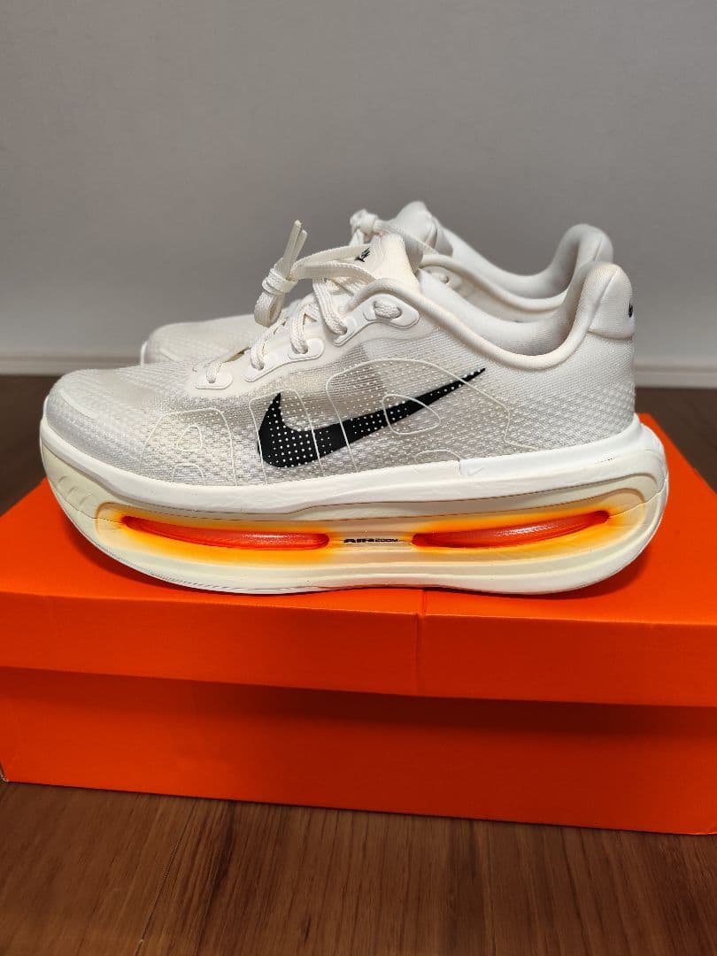 NIKE ボメロプレミアム ホワイト/オレンジ 27.0cm