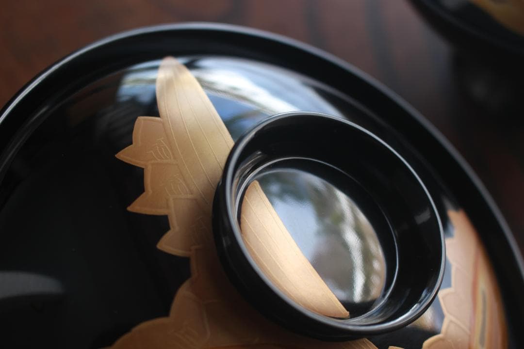 上質黒漆に極上蘭蒔絵の映える大椀2点（検輪島塗蒔絵椀雑煮椀煮物椀