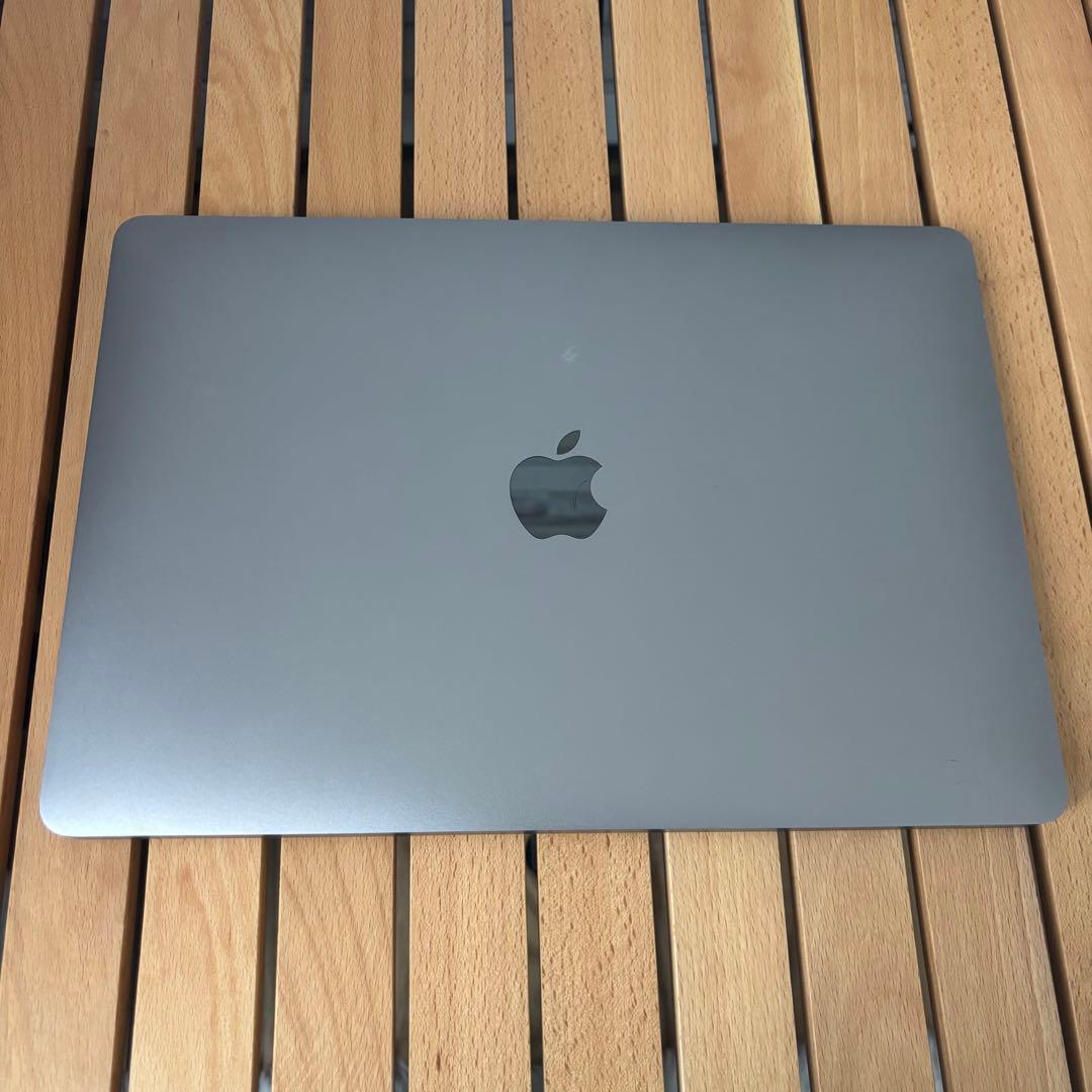 f*0様 Apple MacBook Air M1 13インチ 8GB 256G