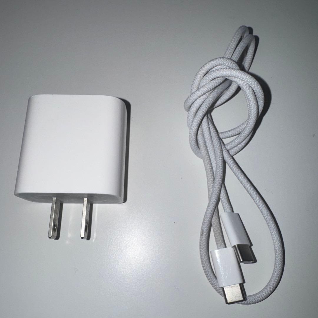 AirPods Pro 第二世代　(充電器付属)