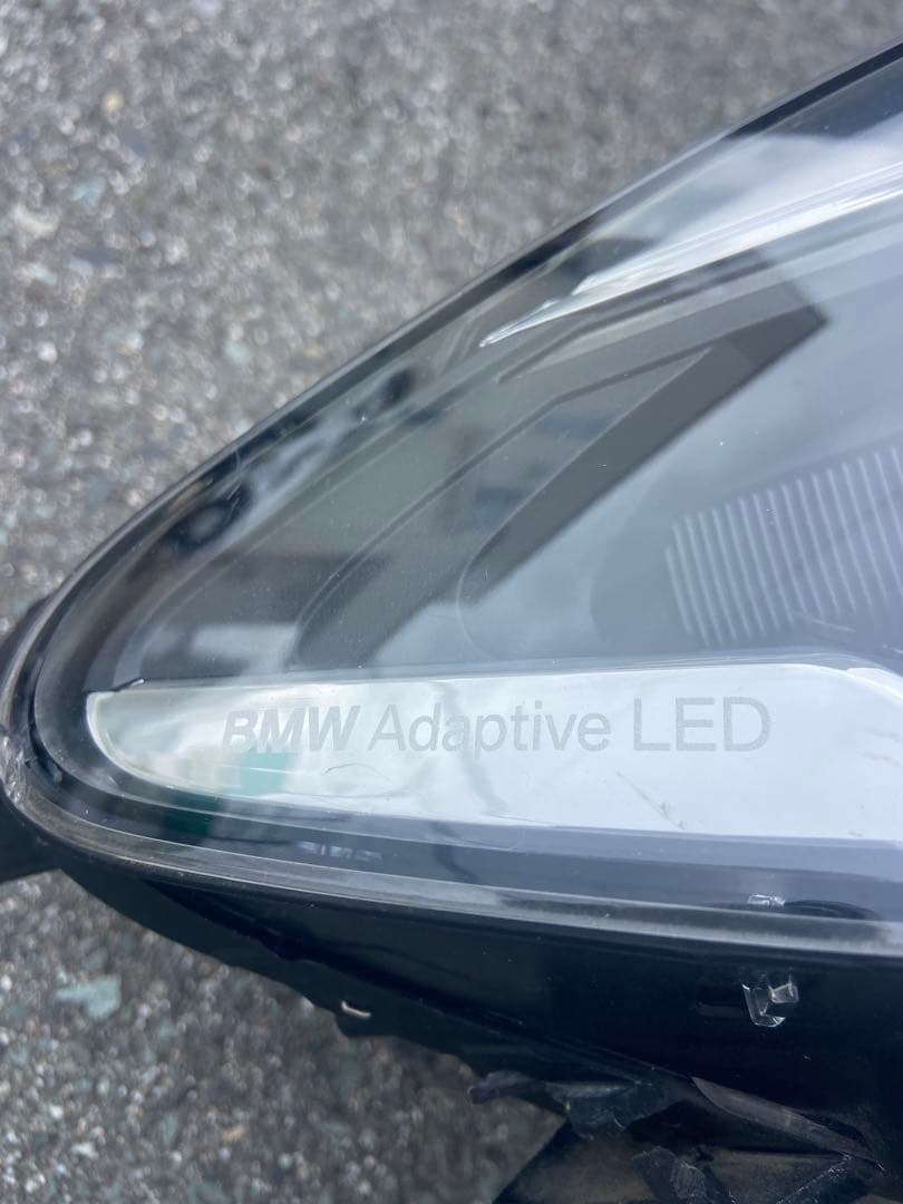 純正右ヘッドライト5シリーズF 10F11ライト