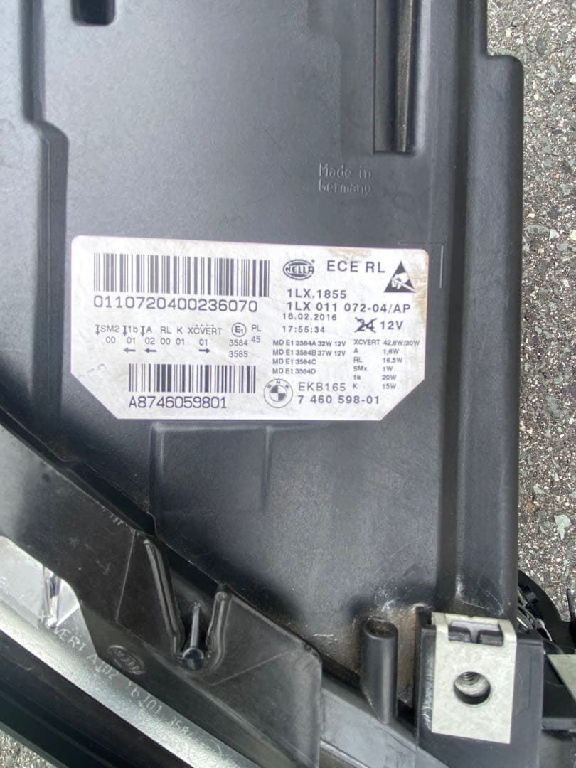 純正右ヘッドライト5シリーズF 10F11ライト