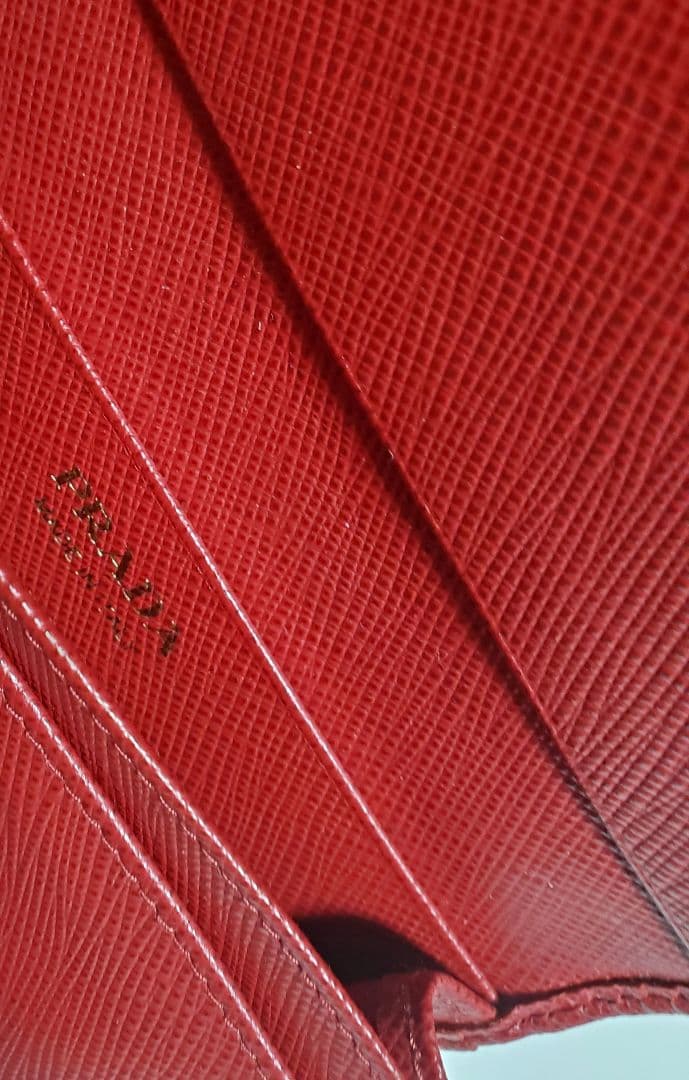 PRADA プラダ　サフィアーノレザー 名刺入れ レッド　赤