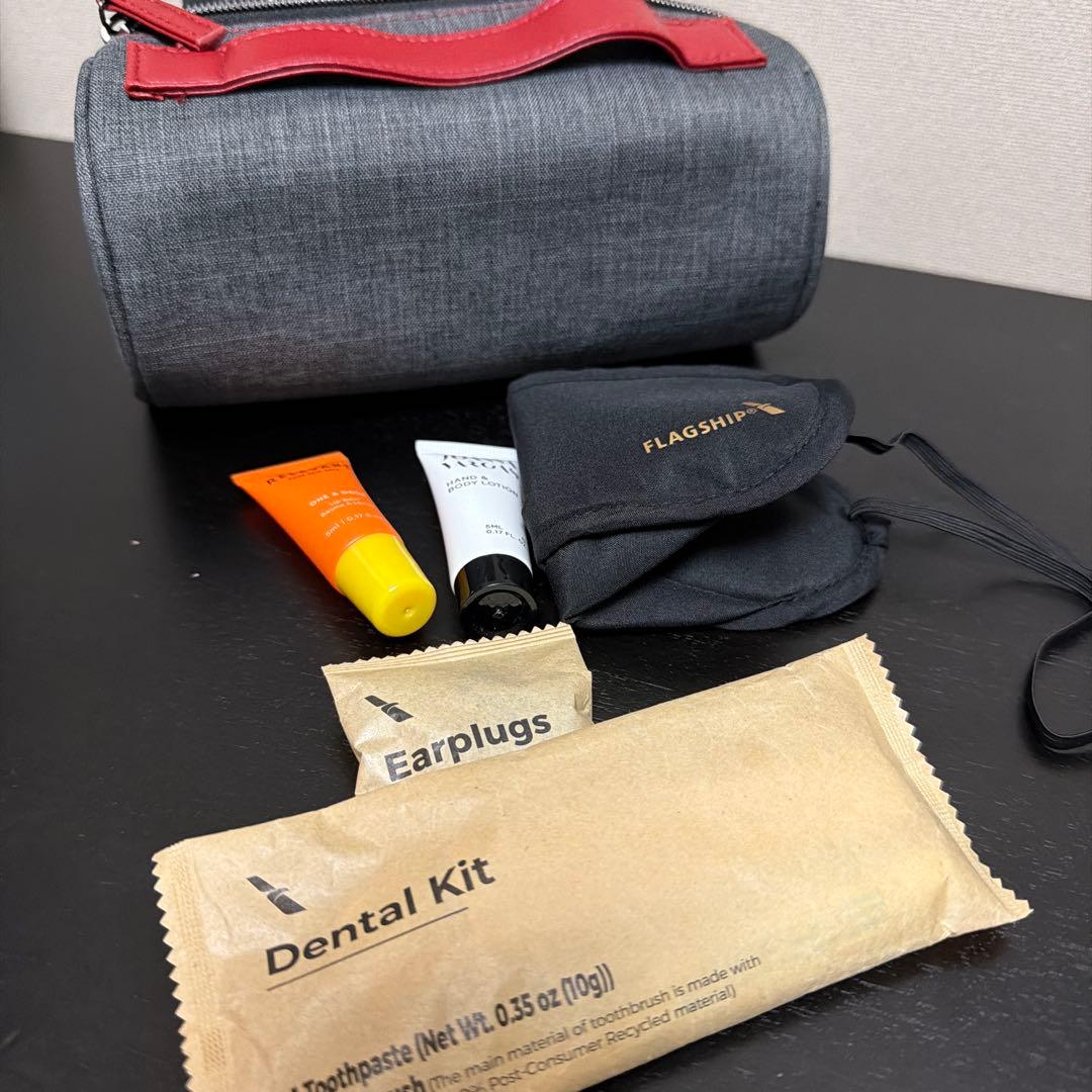 アメリカン航空ビジネスクラス　パジャマ&FLAGSHIP トラベルポーチ