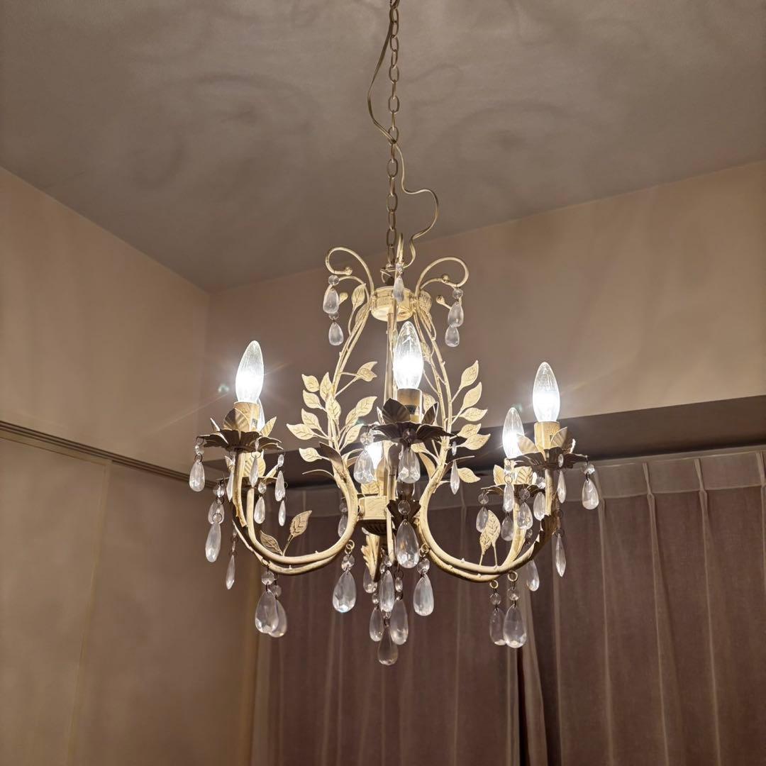 シャンデリア 6灯 ローラアシュレイ シャビー アンティーク 姫系 白家具