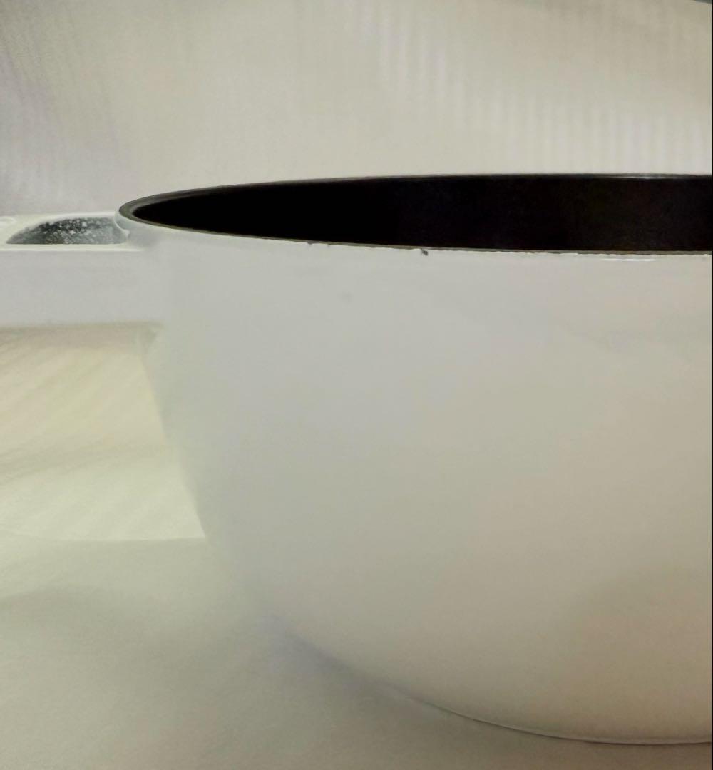 新品☆ストウブ スノークリスタル ココット 24cm クリスマス ホワイト