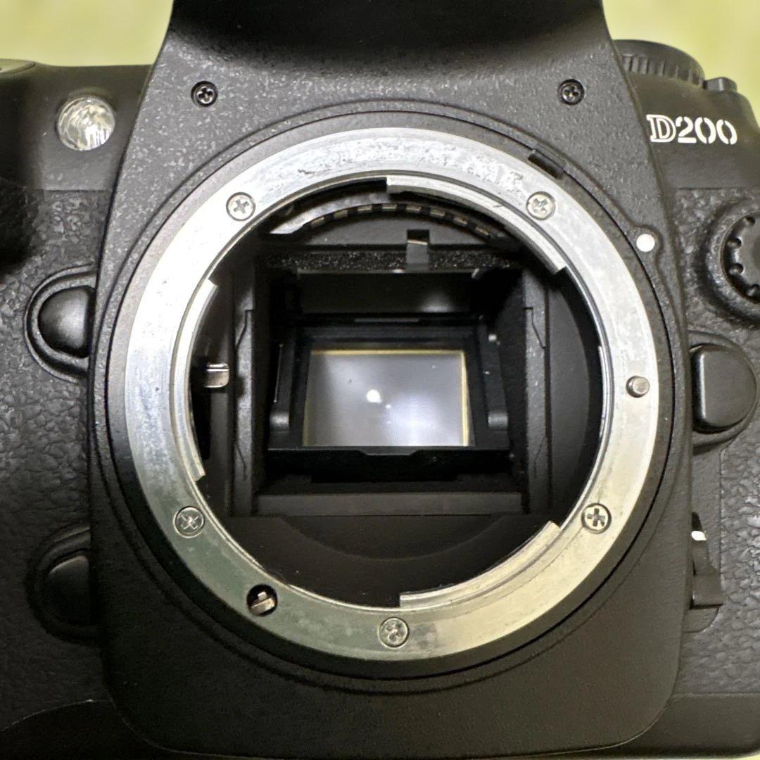 Nikon D200 デジタル一眼レフカメラ 本体