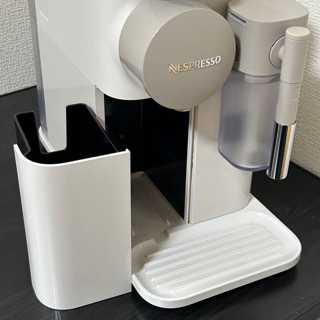 sakota 様ネスプレッソ コーヒーメーカー ラティシマ・ワン F111