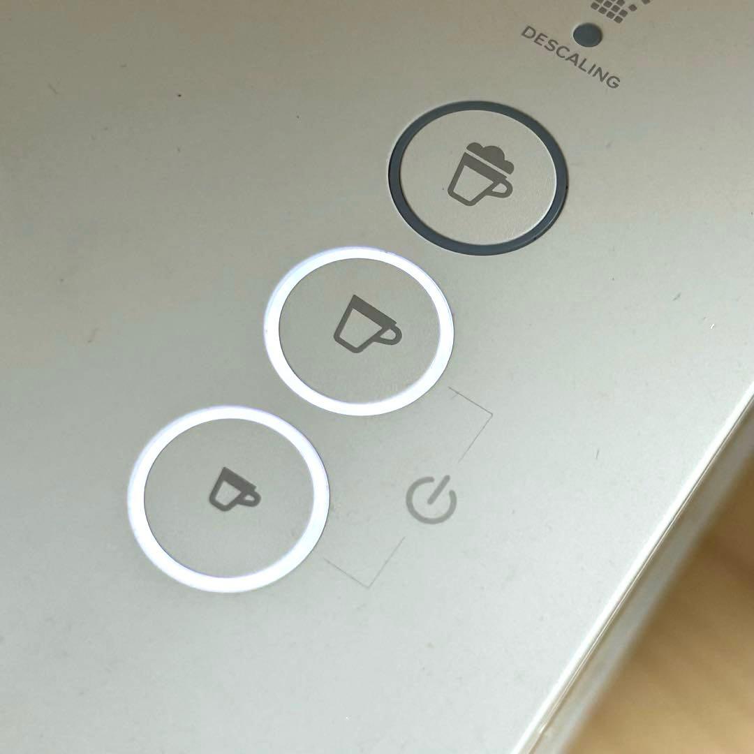 sakota 様ネスプレッソ コーヒーメーカー ラティシマ・ワン F111