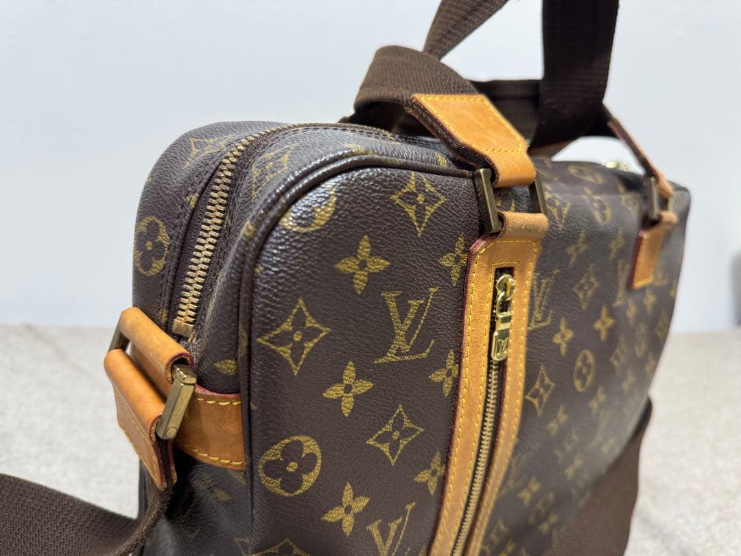 Louis Vuitton モノグラム ショルダーバッグ サック ボスホール