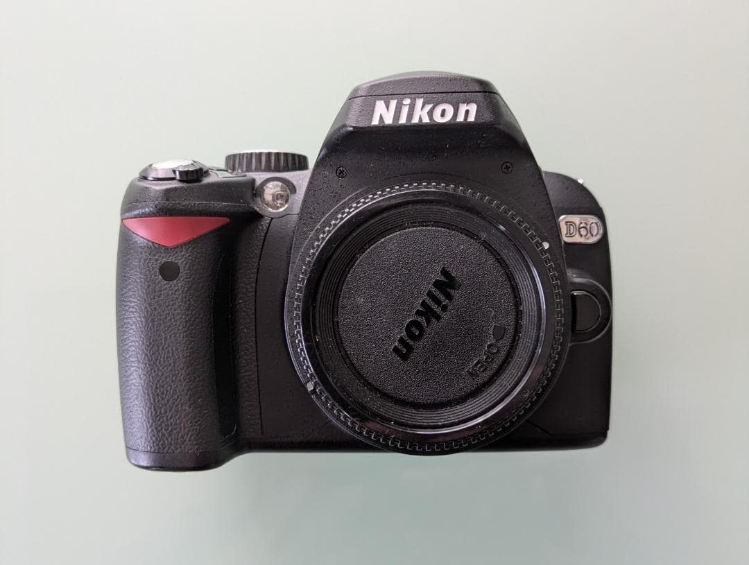 Nikon D60 　ダブルズーム（ボディはバッタ相応価格+レンズ2本の価格）