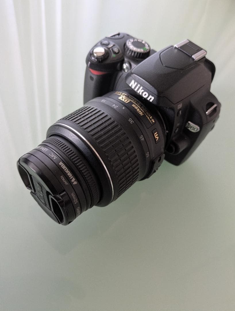 Nikon D60 　ダブルズーム（ボディはバッタ相応価格+レンズ2本の価格）