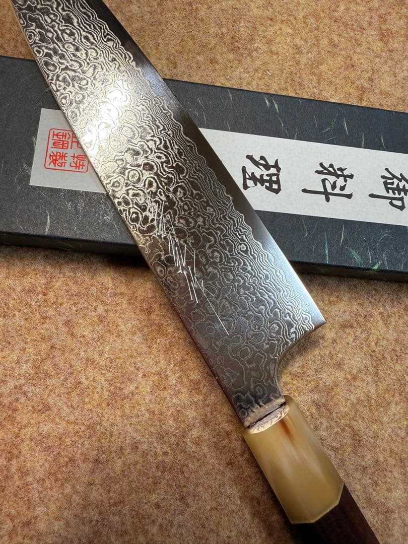 義弘作　和牛刀　包丁　ZA18鋼69層ダマスカス　7寸　山脇刃物　紫檀水牛八角柄