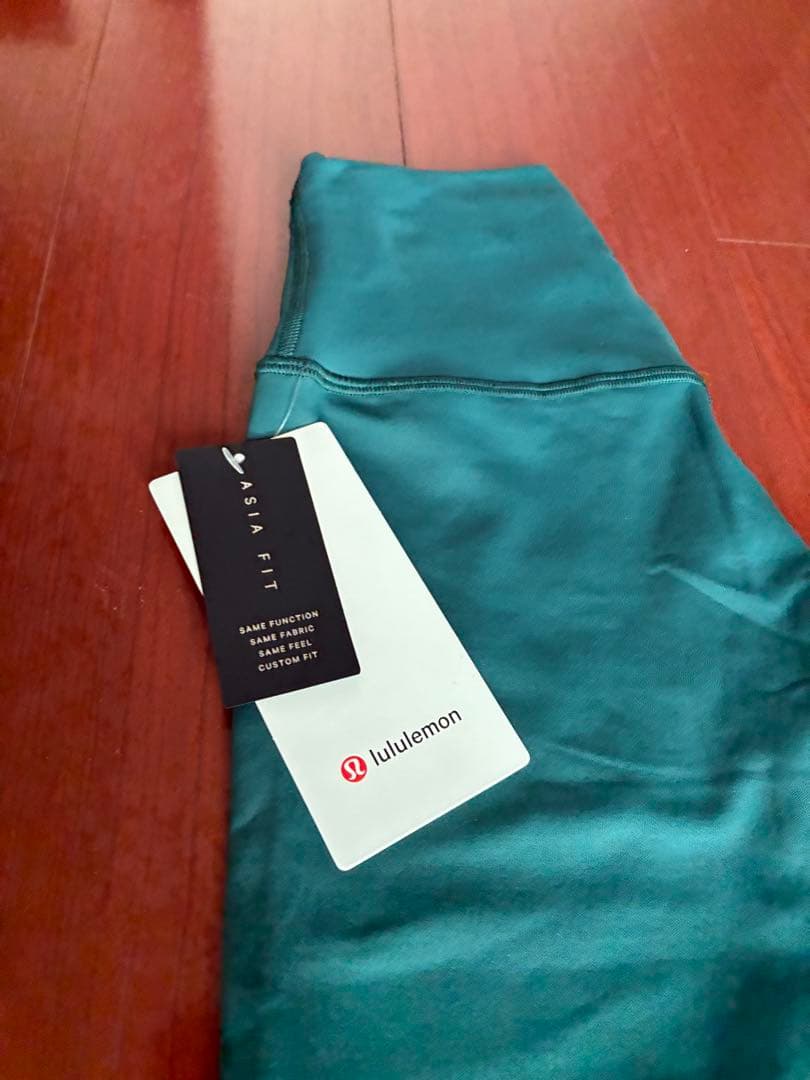 ルルレモン　フリース　グリーン ハイウエストレギンス 新品タグ付き
