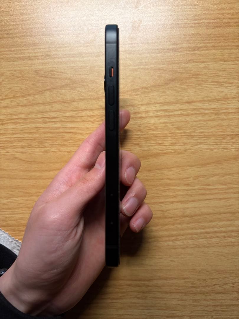 iPhone15 128G バッテリー96% ブラック