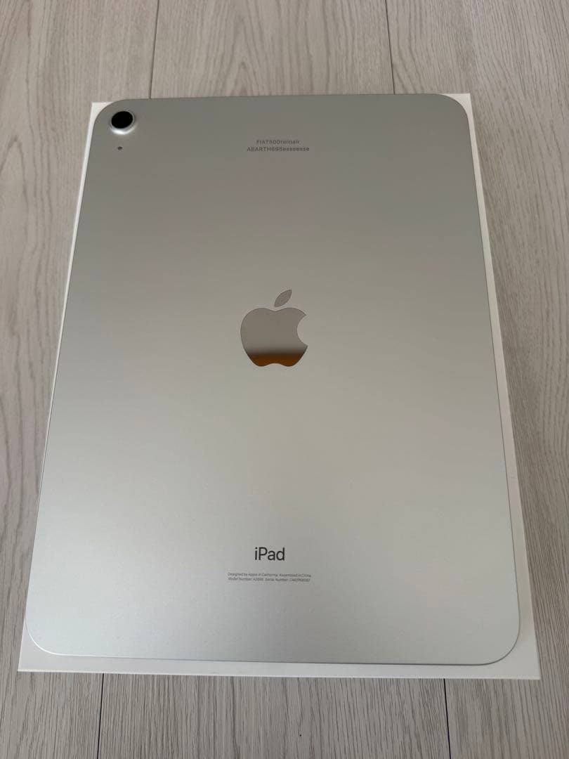 iPad (第10世代) Wi-Fi 64GB + Combo Touch