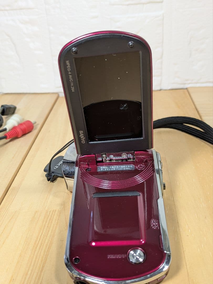 Xacti DMX-CG110 SANYO デジタルムービーカメラ レッド