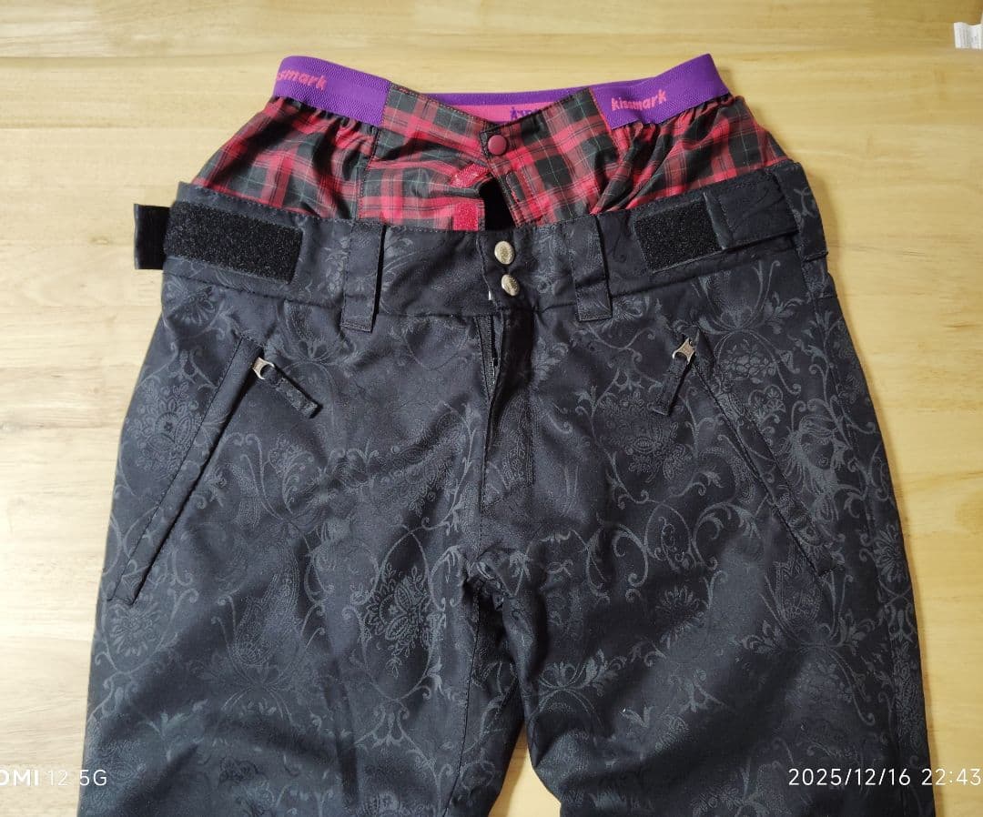 Kissmarkスキーウェア　上下セット〘L〙