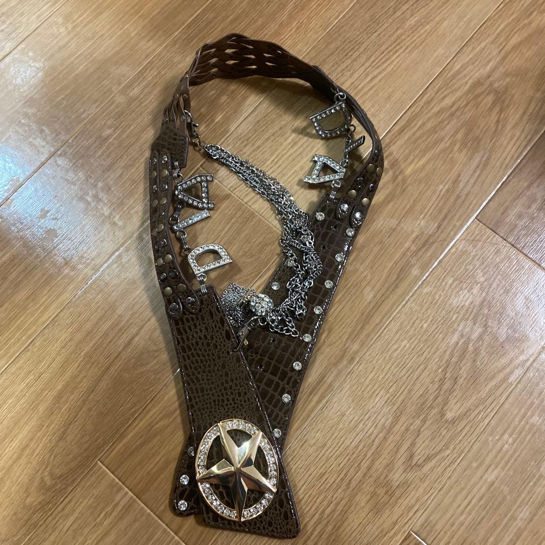 d.i.a スターバックルチェーンベルト